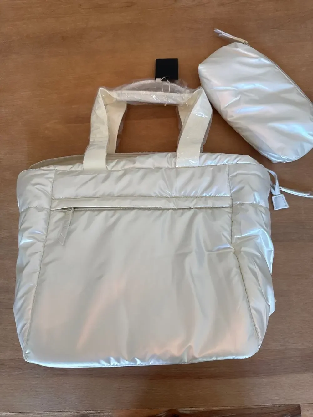 Puffer Tote Bag White iridescent with matching pouch set Bagok